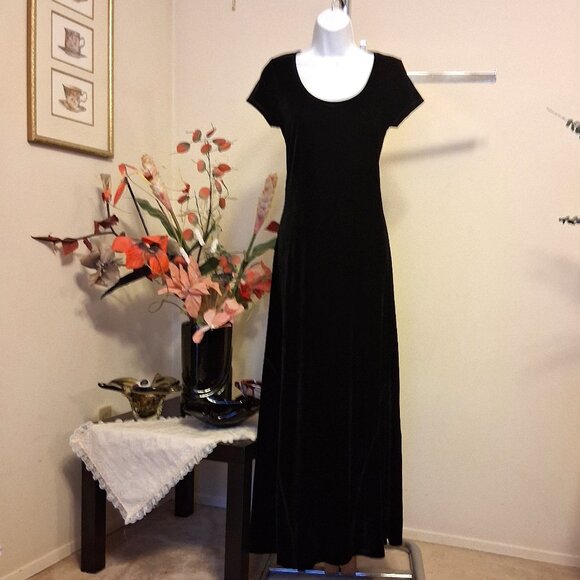 Vintage NWOT Kensie Women’s Elegant Black Short Sleeve Maxi Dress Size S - Picture 1 of 10